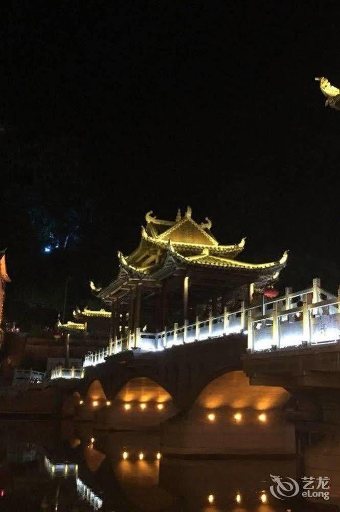 Fenghuang Waitin For You Inn Fenghuang County Exterior photo