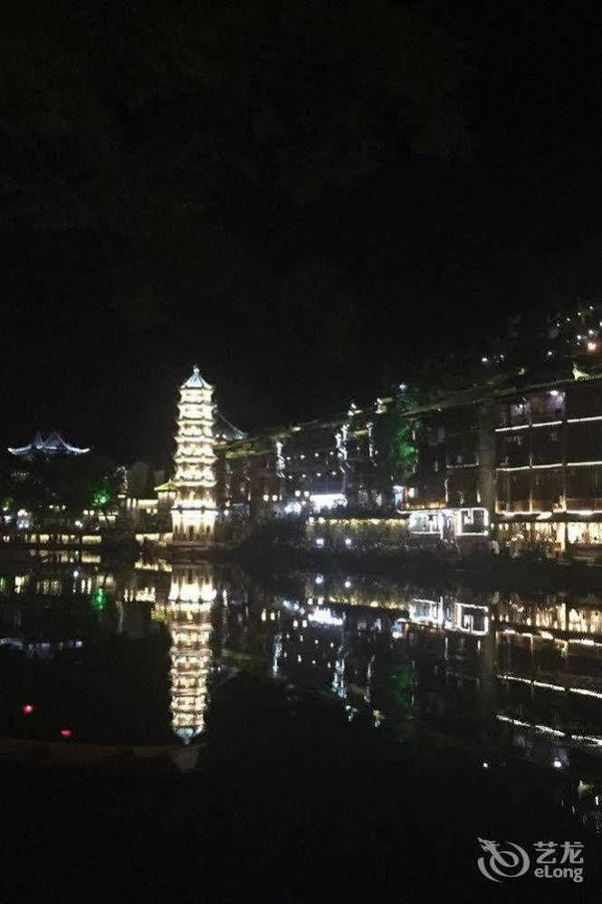 Fenghuang Waitin For You Inn Fenghuang County Exterior photo
